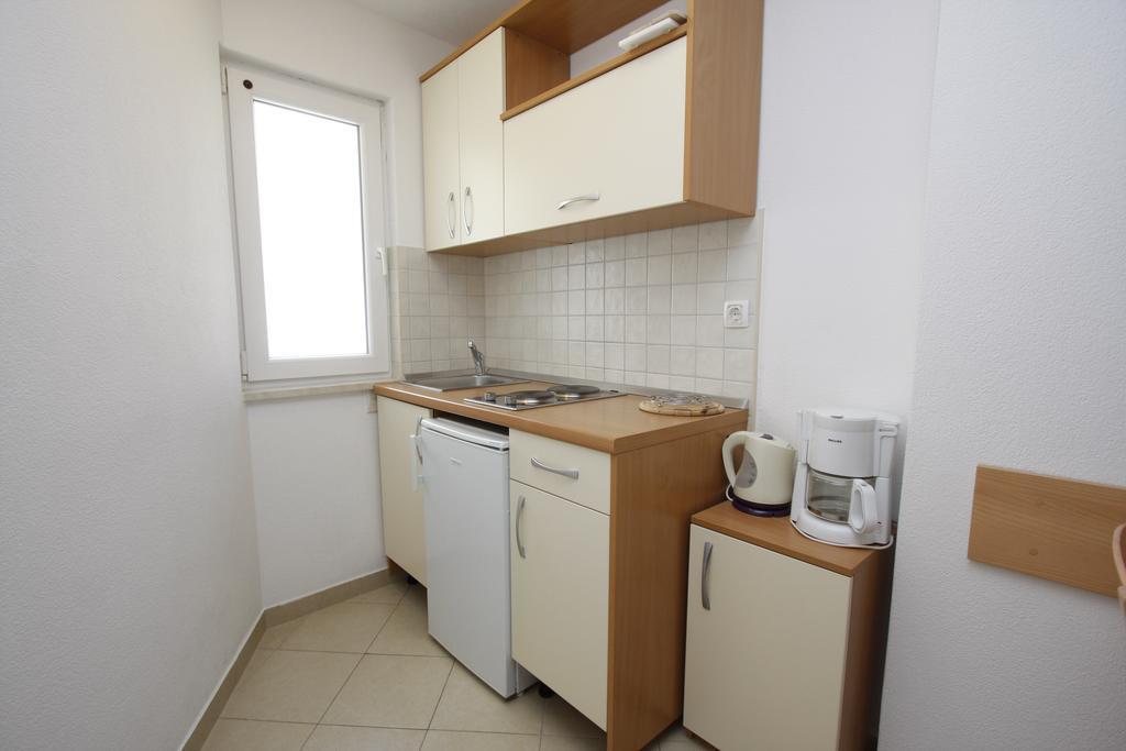 Apartments Neva Makarska Oda fotoğraf