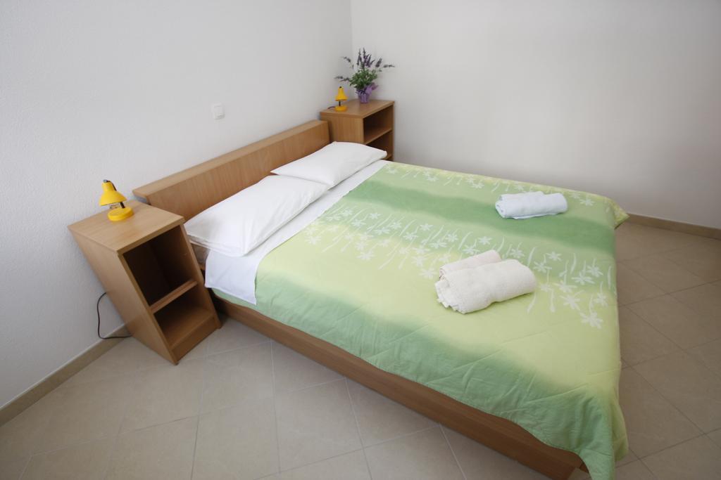 Apartments Neva Makarska Oda fotoğraf